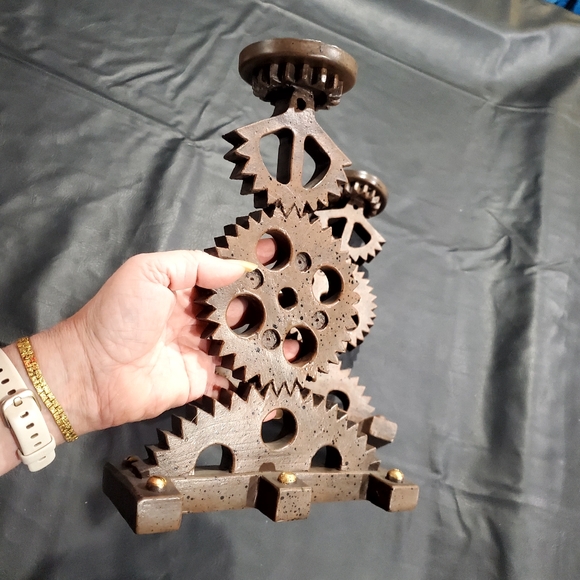 Salvage inspired bronze-effect candlestick. Suitable for pillar candles - Picture 4 of 6